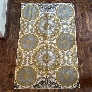 Anthropologie Floral Pattern Rug / Tapestry